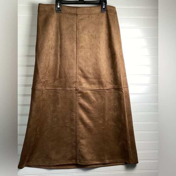 Max Studio NWT Women's Faux Suede A-Line Midi Skirt Size Large - Picture 1 of 7
